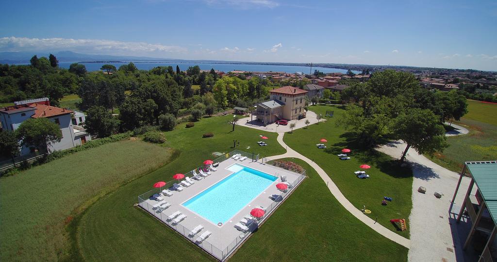 Villaggio Esmera Desenzano del Garda Exterior photo